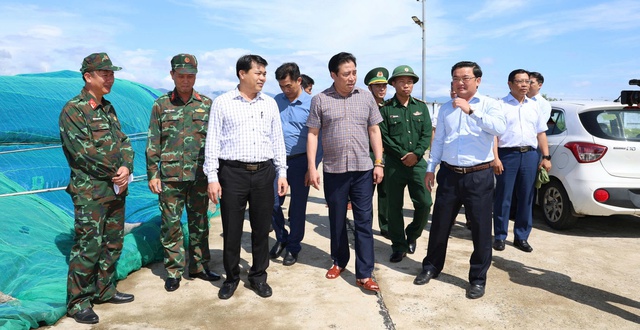 Lãnh đạo tỉnh Khánh Hòa đồng loạt kiểm tra công tác ứng phó bão số 13 Kalmaegi - Ảnh 1. Lãnh đạo tỉnh Khánh Hòa đồng loạt kiểm tra công tác ứng phó bão số 13 Kalmaegi - Ảnh 1.