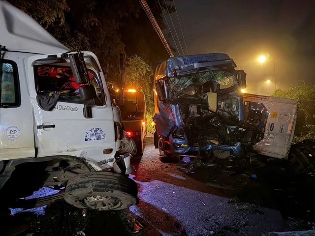 Tai nạn giao thông trên đèo Bảo Lộc QL20 giao thông ách tắc - Ảnh 1.