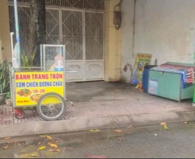 Những chiếc xe b&aacute;n h&agrave;ng lưu động&hellip; đứng b&aacute;nh - Ảnh 1.