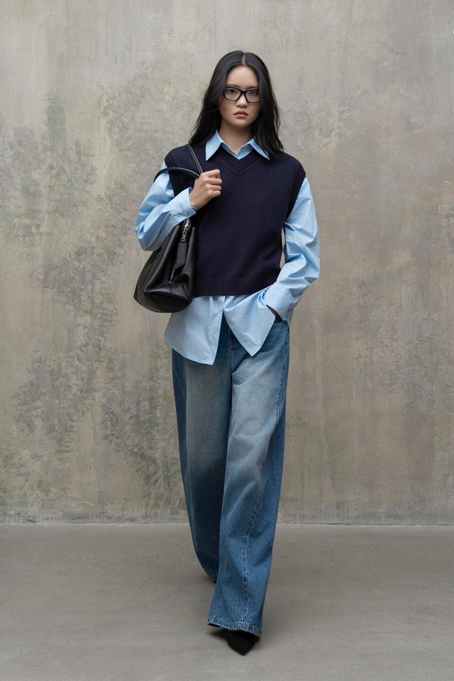 Cách mặc áo sơ mi chuẩn sành điệu trong mùa lạnh - Ảnh 2.