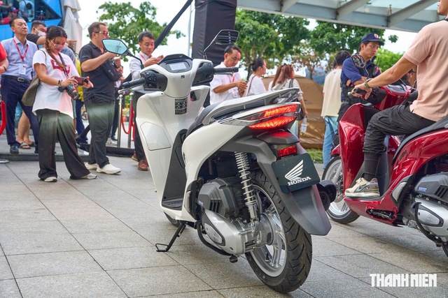 Honda SH v&agrave; Air Blade mới b&aacute;n tại Việt Nam, khởi điểm từ 42 v&agrave; 78 triệu - Ảnh 11.