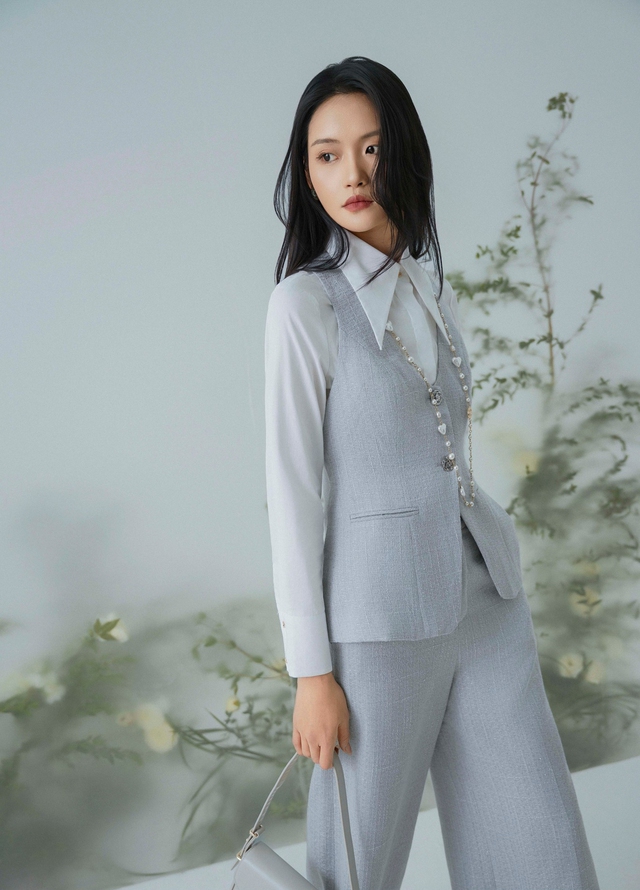 Cách mặc áo sơ mi chuẩn sành điệu trong mùa lạnh - Ảnh 3.