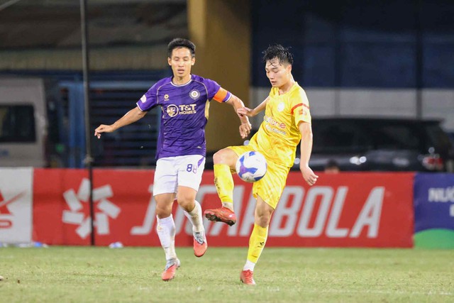 L&agrave;n gi&oacute; trong l&agrave;nh mang t&ecirc;n Harry Kewell, CLB H&agrave; Nội đang hồi sinh&hellip;
- Ảnh 7.