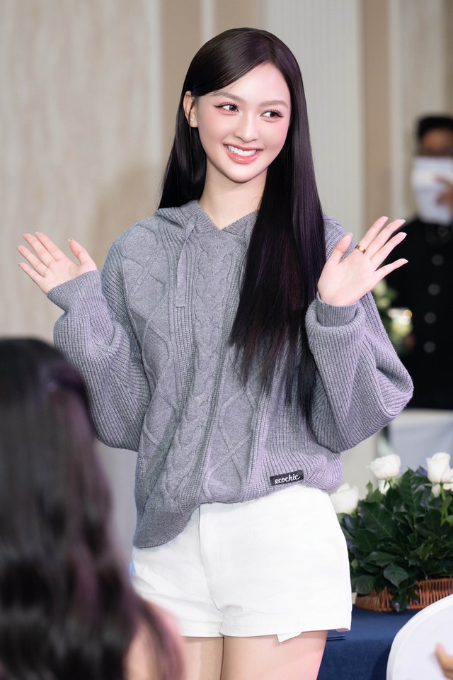 Hồ Ngọc Hà, Thanh Hằng khoe nhan sắc với thời trang len dệt kim mùa lạnh- Ảnh 8.