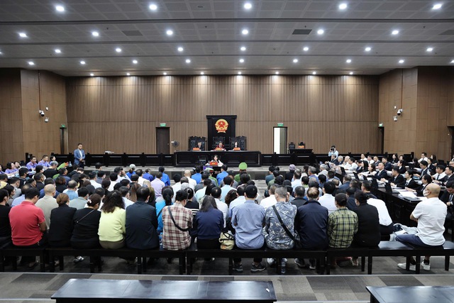 Luật sư đánh bạc xin được ghi nhận khi vận động 2 bị cáo ra trình diện- Ảnh 3. Luật sư đánh bạc xin được ghi nhận khi vận động 2 bị cáo ra trình diện- Ảnh 3.