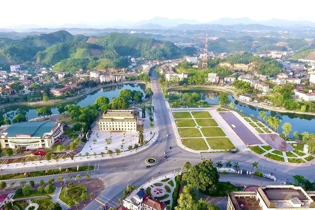 Đề xuất cho 1.700 cán bộ Lào Cai tiếp tục làm việc tại trụ sở tỉnh cũ- Ảnh 2.