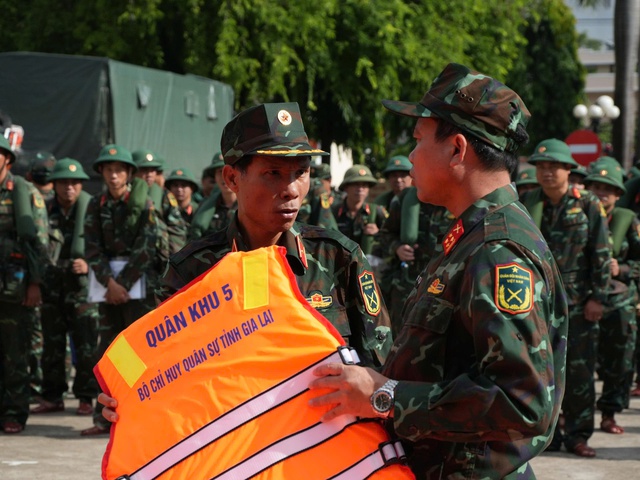 Gia Lai hỗ trợ tiền cho người dân di dời tránh bão Kalmaegi- Ảnh 3.