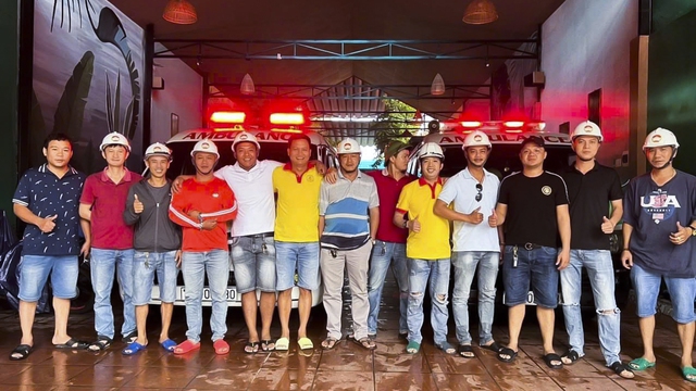 Biệt đội cứu hộ 0 đồng, sẵn sàng hỗ trợ người dân trong bão số 13 Kalmaegi - Ảnh 2.