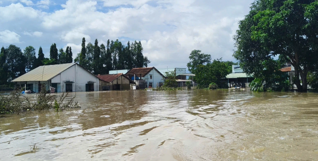 Lâm Đồng đảm bảo an toàn hồ thủy lợi trong bão Kalmaegi để bảo vệ dân sinh - Ảnh 2. Lâm Đồng đảm bảo an toàn hồ thủy lợi trong bão Kalmaegi để bảo vệ dân sinh - Ảnh 2.