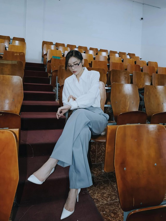 Quần tây cạp cao, thách thức mọi phong thái, thu hút mọi ánh nhìn- Ảnh 3.