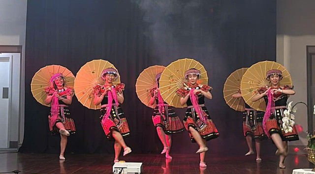 Phụ nữ Việt tại Tây Úc gây quỹ hỗ trợ đồng bào: Gửi yêu thương về quê hương - Ảnh 2. Phụ nữ Việt tại Tây Úc gây quỹ hỗ trợ đồng bào: Gửi yêu thương về quê hương - Ảnh 2.