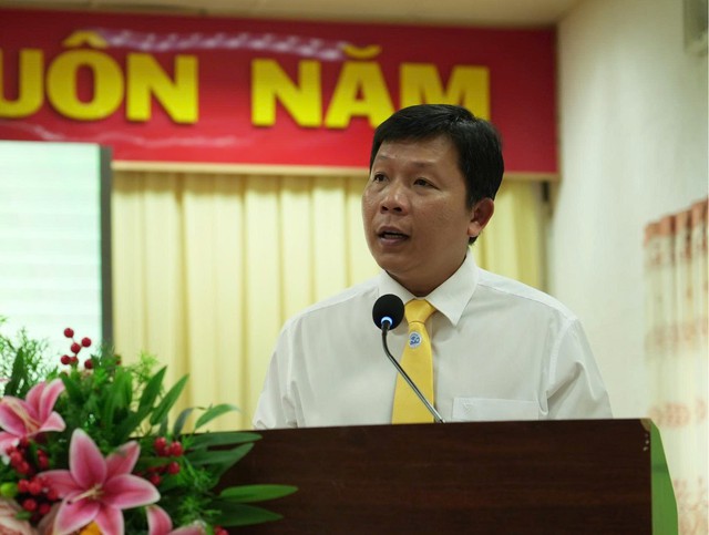 Làm sao để cây dừa Vĩnh Long khỏe phục vụ người dân?- Ảnh 1. Làm sao để cây dừa Vĩnh Long khỏe phục vụ người dân?- Ảnh 1.