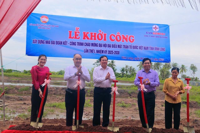 Công ty Nhiệt điện Duyên Hải chung tay xây dựng nhà Đại đoàn kết- Ảnh 6. Công ty Nhiệt điện Duyên Hải chung tay xây dựng nhà Đại đoàn kết- Ảnh 6.