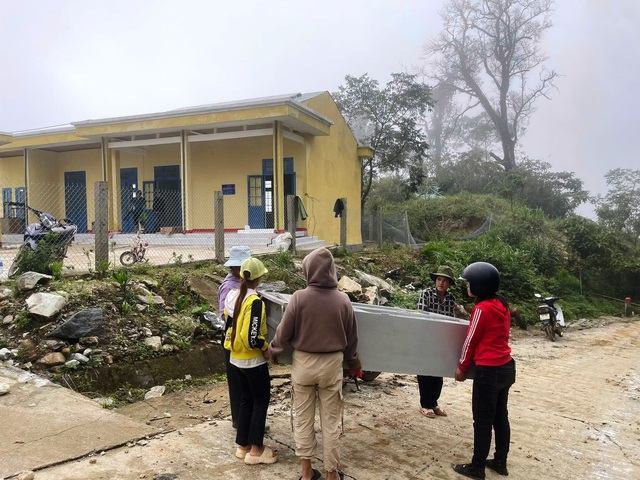 Bão lũ liên tiếp, lo chất lượng giáo dục ở nhiều địa phương - Ảnh 2.