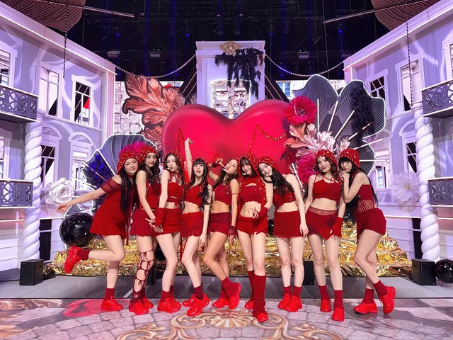 Năm thứ 10 của TWICE: Ghế trống, doanh số giảm và danh tiếng phai nhạt - Ảnh 1.