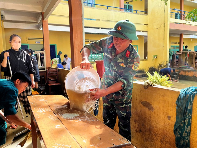 Bão lũ liên tiếp, lo chất lượng giáo dục ở nhiều địa phương - Ảnh 4.