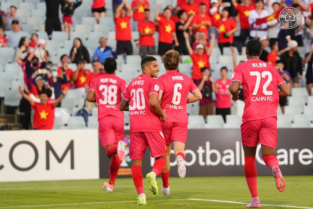 Thua CLB &Uacute;c, đội kh&aacute;ch CAHN mất ng&ocirc;i đầu: Nhưng vẫn c&ograve;n cơ hội ở AFC Champions League 2- Ảnh 2.