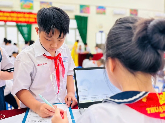 Phụ huynh tiểu học TP.HCM bất ngờ: Trong tiết tiếng Việt c&oacute; &acirc;m nhạc, thể dục - Ảnh 10.