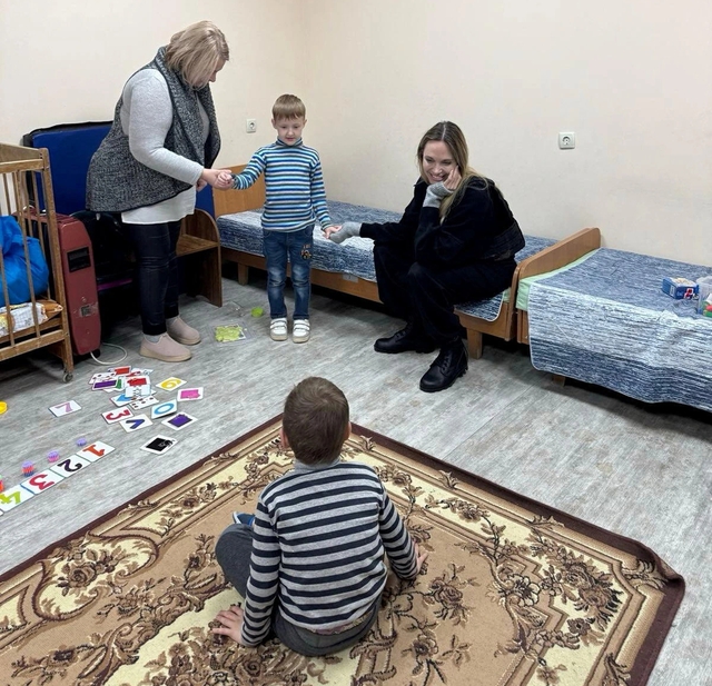 Chiến sự Ukraine ngày 1.352: Diễn biến phức tạp tại Pokrovsk, Angelina Jolie thăm tiền tuyến - Ảnh 4.