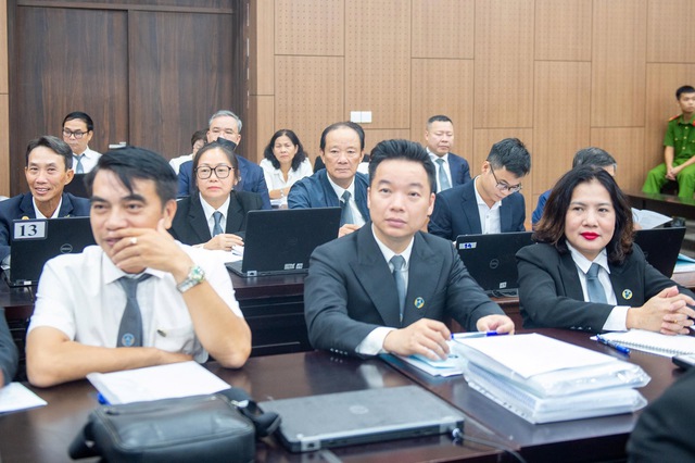 Vụ đánh bạc 2.500 tỉ tại King Club: Luật sư đề nghị giảm nhẹ hình phạt cho các bị cáo- Ảnh 2. Vụ đánh bạc 2.500 tỉ tại King Club: Luật sư đề nghị giảm nhẹ hình phạt cho các bị cáo- Ảnh 2.