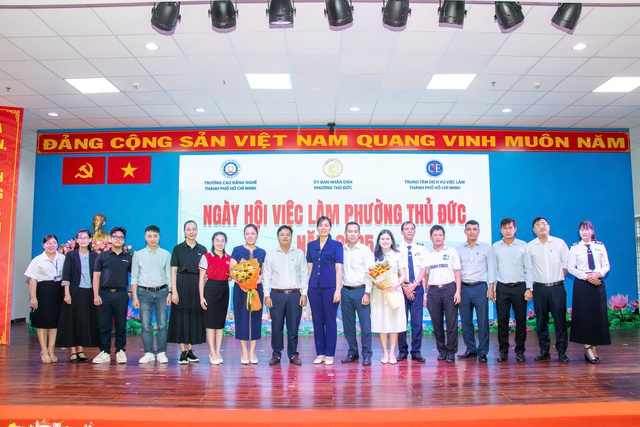 Hàng nghìn việc làm lương 15 - 20 triệu đồng/tháng đang tuyển gấp ở TP.HCM- Ảnh 3. Hàng nghìn việc làm lương 15 - 20 triệu đồng/tháng đang tuyển gấp ở TP.HCM- Ảnh 3.