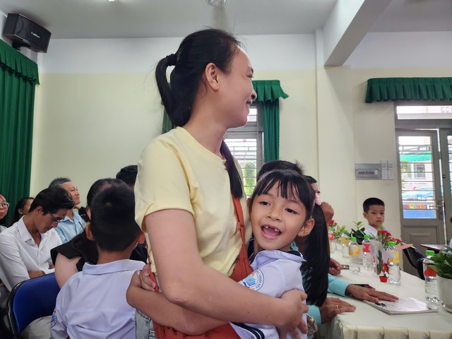 Phụ huynh tiểu học TP.HCM bất ngờ: Trong tiết tiếng Việt c&oacute; &acirc;m nhạc, thể dục - Ảnh 3.