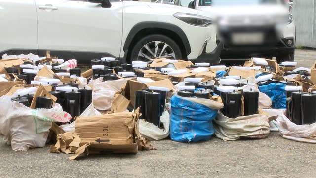 Triệt phá đường dây mua bán khí cười từ Quảng Ninh đến Hà Nội - Ảnh 2. Triệt phá đường dây mua bán khí cười từ Quảng Ninh đến Hà Nội - Ảnh 2.