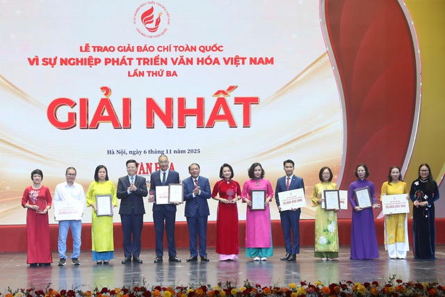Trao giải Báo chí toàn quốc 'Vì sự nghiệp phát triển văn hóa Việt Nam'- Ảnh 1. Trao giải Báo chí toàn quốc 'Vì sự nghiệp phát triển văn hóa Việt Nam'- Ảnh 1.