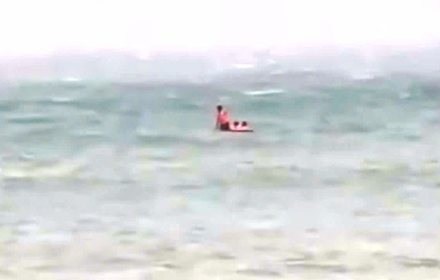 Bão Kalmaegi đổ bộ Quảng Ngãi, 3 người mất tích trên biển đặc khu Lý Sơn - Ảnh 1.