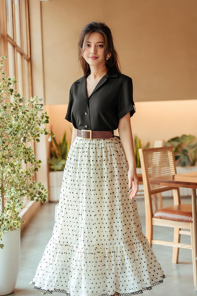 Chân váy midi là sự kết hợp giữa thời trang cổ điển và hiện đại Chân váy midi là sự kết hợp giữa thời trang cổ điển và hiện đại- Ảnh 8.