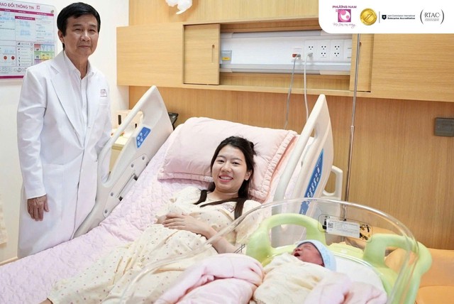 TP.HCM: ‘Bàn tay vàng’ của bác sĩ sản giữ lại sự sống cho hai mẹ con- Ảnh 2.