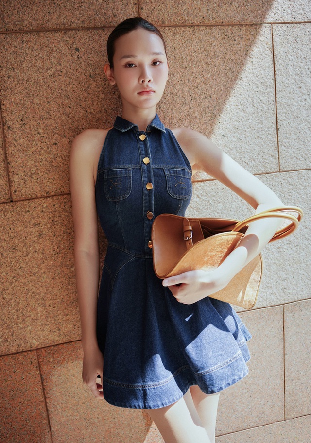 Tạo nên phong thái riêng từ váy denim, chân váy denim - Ảnh 3.