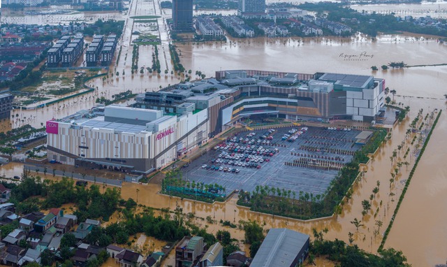 Giải mã 'thiết kế đỉnh' của Aeon Mall Huế: 'Trạm trú ẩn' an toàn giữa lũ lịchsử- Ảnh 1. Giải mã 'thiết kế đỉnh' của Aeon Mall Huế: 'Trạm trú ẩn' an toàn giữa lũ lịchsử- Ảnh 1.