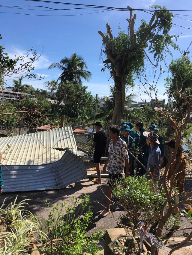 Hàng ngàn đoàn viên thanh niên Gia Lai giúp dân khắc phục hậu quả bão Kalmaegi - Ảnh 3.