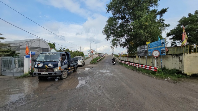 Đã kiểm soát sự cố vỡ cống ngăn triều tại rạch Ba Thôn , TP . HCM - Ảnh 4. Đã kiểm soát sự cố vỡ cống ngăn triều tại rạch Ba Thôn , TP . HCM - Ảnh 4.