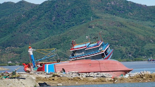 Bão Kalmaegi thổi bay 5.000 tỉ đồng, Gia Lai vẫn không để dân đói rét - Ảnh 4.