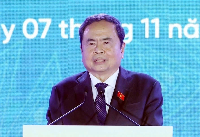 Chủ tịch Quốc hội: Triệt để cắt giảm thủ tục h&agrave;nh ch&iacute;nh bất hợp l&yacute; - Ảnh 1.