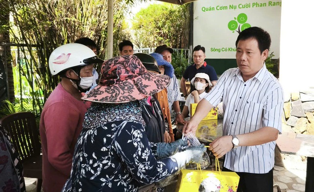 ‘Hoa Sen’ nở giữa đời thường- Ảnh 6. ‘Hoa Sen’ nở giữa đời thường- Ảnh 6.