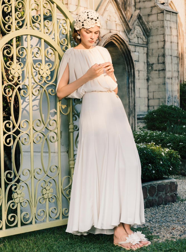 Trở nên thời thượng chỉ với một chiếc váy trắng, đen Trở nên thời thượng chỉ với một chiếc váy trắng, đen - Ảnh 4.