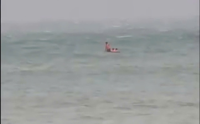 Trực thăng tìm kiếm 3 người đàn ông mất tích ở đặc khu Lý Sơn - Ảnh 3.