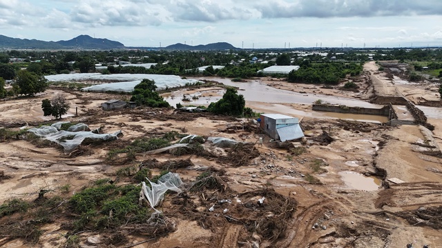 Công an đang vào cuộc làm rõ vụ vỡ hồ chứa nước Tuy Phong - Ảnh 3.