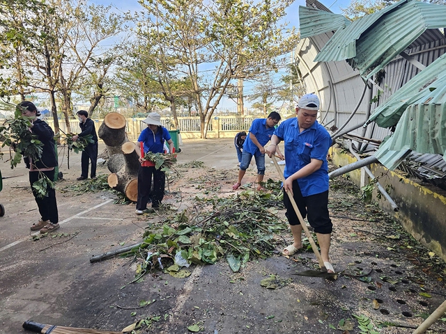 Câu chuyện đẹp trong bão Kalmaegi - Ảnh 1.