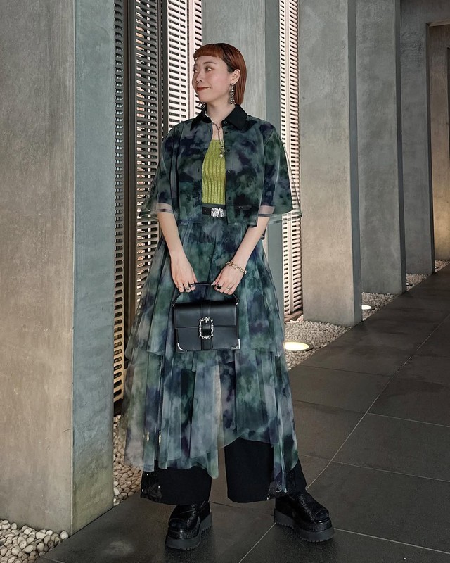 Từ hè sang thu, váy vẫn luôn được ưa chuộng nhờ cách phối đồ cực khéo- Ảnh 4. Từ hè sang thu, váy vẫn luôn được ưa chuộng nhờ cách phối đồ cực khéo- Ảnh 4.