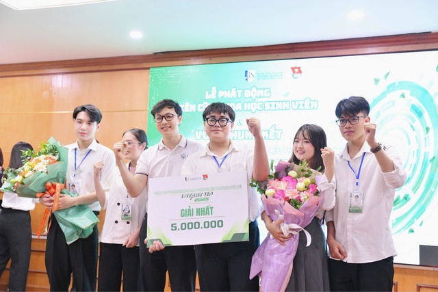 Nam sinh từng ngại n&oacute;i trước đ&aacute;m đ&ocirc;ng nay gi&agrave;nh qu&aacute;n qu&acirc;n khởi nghiệp - Ảnh 1.