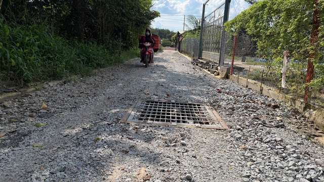 TP.HCM: Đường tiền tỉ mới l&agrave;m xong đ&atilde; hư hỏng, liệu c&oacute; ti&ecirc;u cực?- Ảnh 4.