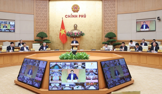 Thủ tướng chủ tr&igrave; họp Ch&iacute;nh phủ th&aacute;ng 10, trực tuyến với 34 địa phương- Ảnh 2.