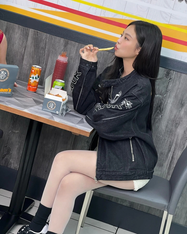 Giữ ấm mà vẫn khoe dáng chuẩn với quần tất mùa thu đông Giữ ấm mà vẫn khoe dáng chuẩn với quần tất mùa thu đông- Ảnh 2.