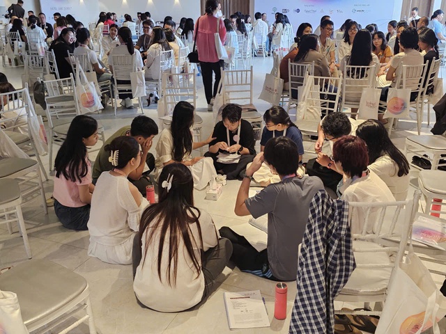 Tiến sĩ cảnh báo chữa lành tâm lý biến thành trò đùa 'quán nhậu chữa lành'- Ảnh 2. Tiến sĩ cảnh báo chữa lành tâm lý biến thành trò đùa 'quán nhậu chữa lành'- Ảnh 2.