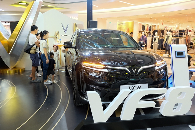 Có nên đổi ô tô chạy xăng sang ô tô điện thời điểm này? - Ảnh 1.