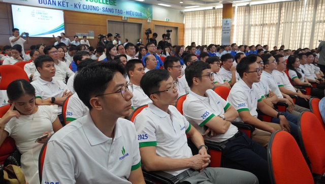 60 cán bộ Petrovietnam học làm lãnh đạo tương lai - Ảnh 1.